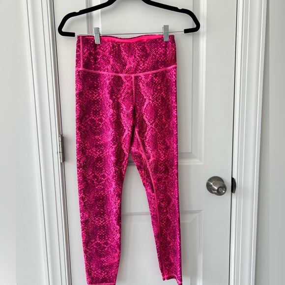 IVL Collective Pink Snakeskin Workout leggings size 8 - Picture 1 of 2